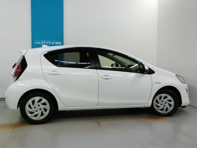 アクア Ｇ　ハイブリッド　衝突被害軽減システム　横滑り防止機能　ＡＢＳ　エアバッグ　オートクルーズコントロール　盗難防止装置　バックカメラ　ＥＴＣ　ミュージックプレイヤー接続可　ＣＤ　スマートキー　キーレス（24枚目）