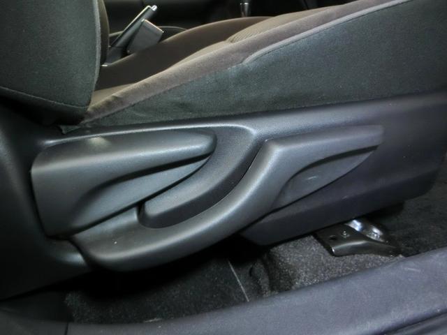 アクア Ｇ　ハイブリッド　衝突被害軽減システム　横滑り防止機能　ＡＢＳ　エアバッグ　オートクルーズコントロール　盗難防止装置　バックカメラ　ＥＴＣ　ミュージックプレイヤー接続可　ＣＤ　スマートキー　キーレス（29枚目）