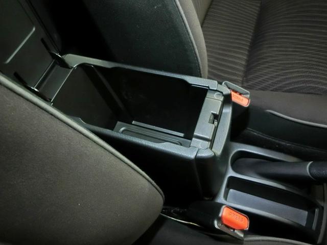 アクア Ｇ　ハイブリッド　衝突被害軽減システム　横滑り防止機能　ＡＢＳ　エアバッグ　オートクルーズコントロール　盗難防止装置　バックカメラ　ＥＴＣ　ミュージックプレイヤー接続可　ＣＤ　スマートキー　キーレス（33枚目）