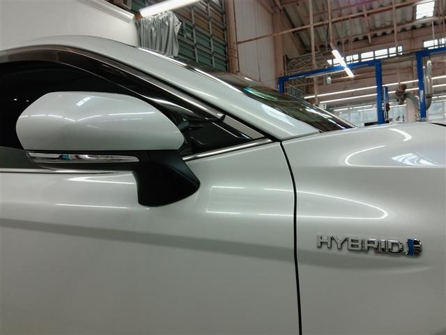 カムリ Ｇレザーパッケージ　ハイブリッド　ワンオーナー　革シート　電動シート　安全装備　衝突被害軽減システム　横滑り防止機能　ＡＢＳ　エアバッグ　オートクルーズコントロール　盗難防止装置　バックカメラ　ＥＴＣ　ドラレコ　ＣＤ（6枚目）