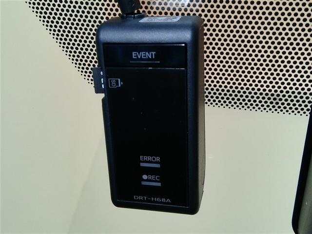 ヤリス Ｇ　ワンオーナー　展示・試乗車　安全装備　衝突被害軽減システム　横滑り防止機能　ＡＢＳ　エアバッグ　盗難防止装置　ナビ　バックカメラ　ＥＴＣ　ドラレコ　ミュージックプレイヤー接続可　スマートキー　キーレス（3枚目）