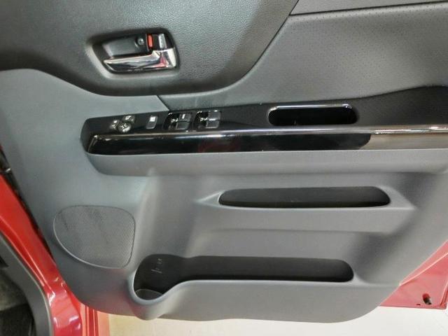 スペーシアカスタム ＸＳリミテッド　衝突被害軽減システム　横滑り防止機能　ＡＢＳ　エアバッグ　盗難防止装置　アイドリングストップ　ＣＤ　スマートキー　キーレス　フル装備　両側電動スライド　ＨＩＤヘッドライト　アルミホイール　オートマ（31枚目）