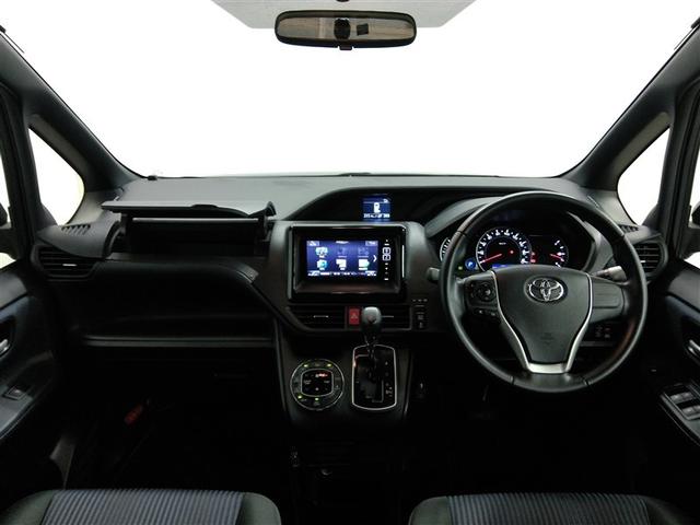 ノア Ｓｉ　ワンオーナー　横滑り防止機能　ＡＢＳ　エアバッグ　盗難防止装置　アイドリングストップ　バックカメラ　後席モニター　ＥＴＣ　ミュージックプレイヤー接続可　ＣＤ　スマートキー　キーレス　フル装備　オートマ（12枚目）