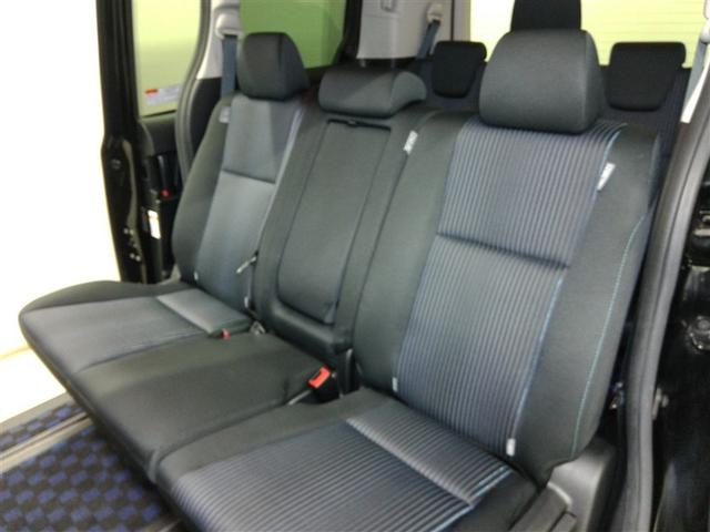 ノア Ｓｉ　ワンオーナー　横滑り防止機能　ＡＢＳ　エアバッグ　盗難防止装置　アイドリングストップ　バックカメラ　後席モニター　ＥＴＣ　ミュージックプレイヤー接続可　ＣＤ　スマートキー　キーレス　フル装備　オートマ（32枚目）