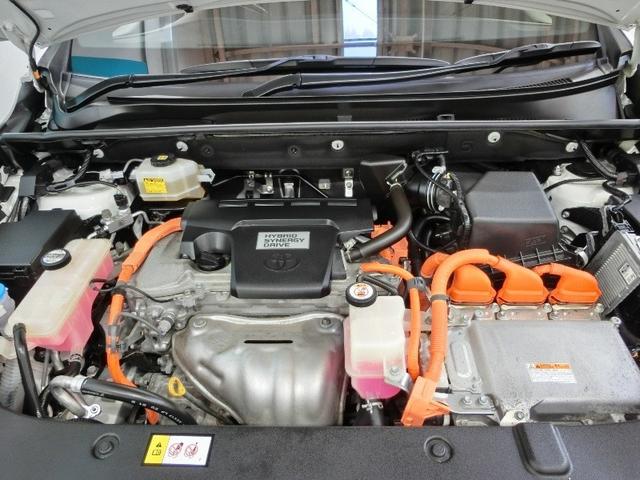 ハリアーハイブリッド プレミアム　ハイブリッド　ワンオーナー　４ＷＤ　電動シート　安全装備　衝突被害軽減システム　横滑り防止機能　ＡＢＳ　エアバッグ　オートクルーズコントロール　盗難防止装置　バックカメラ　ＥＴＣ　ドラレコ　ＣＤ（8枚目）