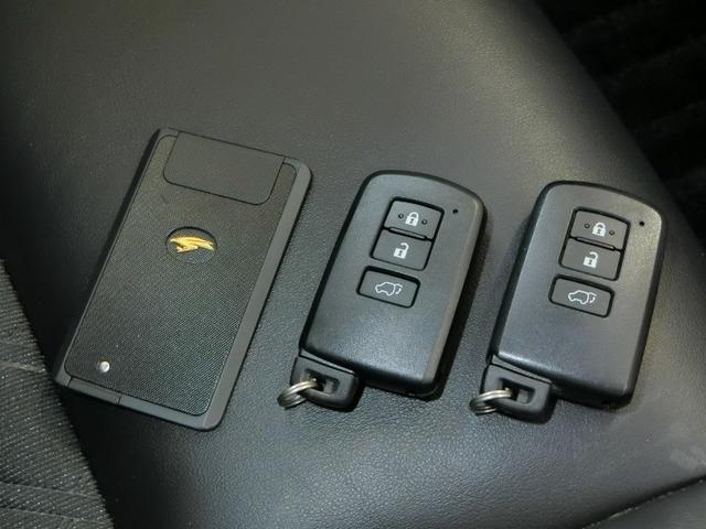 ハリアーハイブリッド プレミアム　ハイブリッド　ワンオーナー　４ＷＤ　電動シート　安全装備　衝突被害軽減システム　横滑り防止機能　ＡＢＳ　エアバッグ　オートクルーズコントロール　盗難防止装置　バックカメラ　ＥＴＣ　ドラレコ　ＣＤ（32枚目）