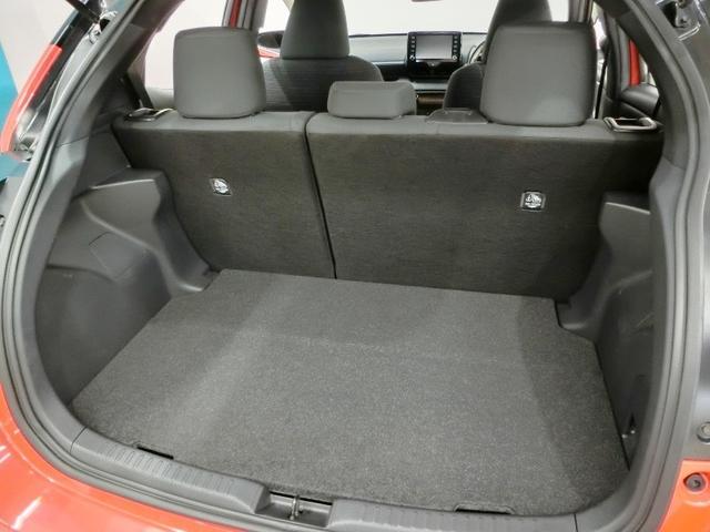 ヤリス Ｚ　ワンオーナー　展示・試乗車　安全装備　衝突被害軽減システム　横滑り防止機能　ＡＢＳ　エアバッグ　オートクルーズコントロール　盗難防止装置　バックカメラ　ＥＴＣ　ドラレコ　ミュージックプレイヤー接続可（19枚目）