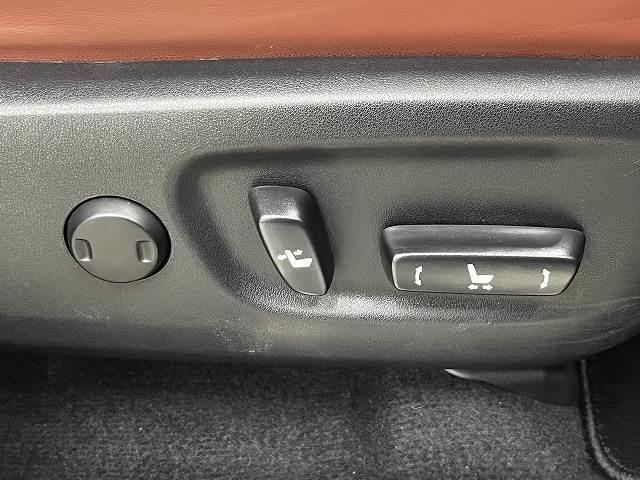 NX300h Iパッケージ メーカーナビ地デジ 本革シート 全方位カメラ レーダークルコン 電動リアゲート ドライブレコーダー ETC2.0 ヘッドアップディスプレイ シートヒーター ブラインドスポットモニター ハンドルヒーター(13枚目)