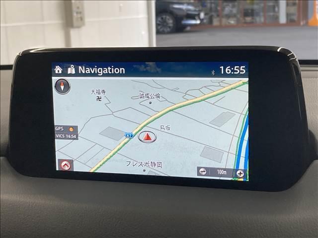 【純正ナビ】一体感のあるナビは、高級感ある車内を演出してくれます。Ｂｌｕｅｔｏｏｔｈ再生などオーディオ機能も充実しておりますので、運転もより楽しめます♪