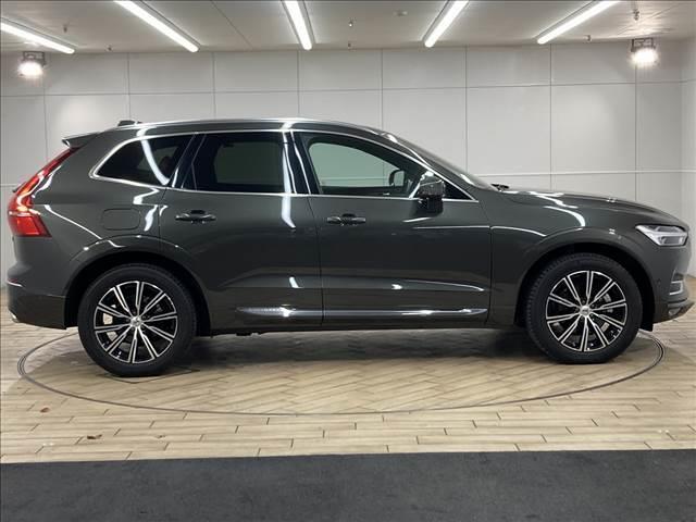 ＸＣ６０ Ｄ４　ＡＷＤ　インスクリプション　禁煙　ハーマンカードンサウンド　ヘッドアップディスプレイ　アンバーレザーシート　シートクーラー　全席シートヒーター　ステアリングヒーター　電動リアゲート　軽減ブレーキ　追従クルーズコントロール（17枚目）