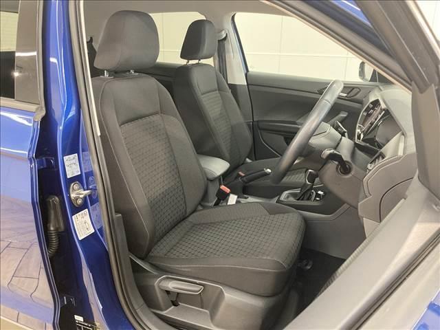 Ｔ－クロス ＴＳＩ　１ｓｔ　★限定車★この車両はご自宅配送料込み★レーダークルーズコントロール　ブライドスポットモニター　レーンキープ　軽減ブレーキ　フルセグ　置くだけ充電　コーナーセンサー　ルーフレール　アップルカープレイ（12枚目）
