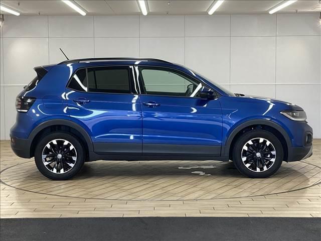 Ｔ－クロス ＴＳＩ　１ｓｔ　★限定車★この車両はご自宅配送料込み★レーダークルーズコントロール　ブライドスポットモニター　レーンキープ　軽減ブレーキ　フルセグ　置くだけ充電　コーナーセンサー　ルーフレール　アップルカープレイ（17枚目）