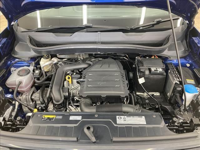 Ｔ－クロス ＴＳＩ　１ｓｔ　★限定車★この車両はご自宅配送料込み★レーダークルーズコントロール　ブライドスポットモニター　レーンキープ　軽減ブレーキ　フルセグ　置くだけ充電　コーナーセンサー　ルーフレール　アップルカープレイ（18枚目）