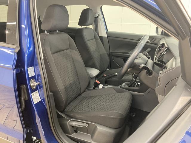 Ｔ－クロス ＴＳＩ　１ｓｔ　★限定車★この車両はご自宅配送料込み★レーダークルーズコントロール　ブライドスポットモニター　レーンキープ　軽減ブレーキ　フルセグ　置くだけ充電　コーナーセンサー　ルーフレール　アップルカープレイ（45枚目）