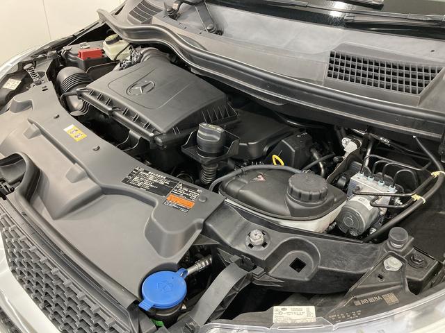Ｖクラス Ｖ２２０　ｄ　アバンギャルドロング　ＡＭＧライン　純正ナビ／全周囲カメラ／サンルーフ／ブルメスターサウンド／黒革シート／両側電動スライド／パワーバックドア／パワーシート／アダクティブクルーズコントロール／純正１９インチアルミホイール／ＬＥＤヘッド（22枚目）