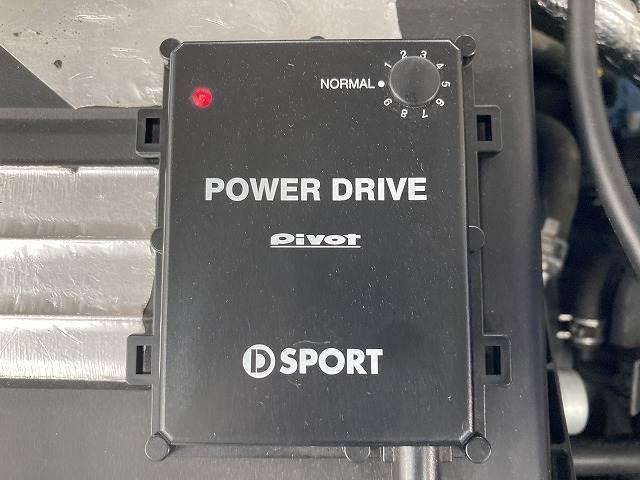 コペン ローブ　ＭＴ／レカロシート／ＢＬＩＴＺ車高調／サブコントロール／シートヒーター／ＳＤナビ／スマートキー／ＥＴＣ／電動オープン／純正１６インチアルミホイール／ＬＥＤヘッド／フォグランプ（5枚目）