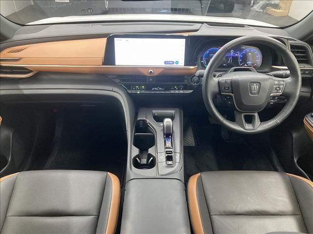 クラウンクロスオーバー ＲＳ　“Ａｄｖａｎｃｅｄ”　全周囲／黒革／チームメイト／４眼ＬＥＤ／ＢＳＭ（2枚目）