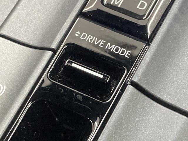 クラウンクロスオーバー ＲＳ　“Ａｄｖａｎｃｅｄ”　全周囲／黒革／チームメイト／４眼ＬＥＤ／ＢＳＭ（55枚目）