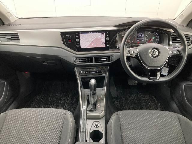 ポロ ＴＳＩコンフォートライン　純正ナビ／ＡｐｐｌｅＣａｒＰｌａｙ／バックカメラ／ＥＴＣ／フルセグテレビ／クルーズコントロール／ステアリングスイッチ／オートエアコン／オートライト／ＣＤ・ＤＶＤデッキ／フロントフォグランプ（2枚目）