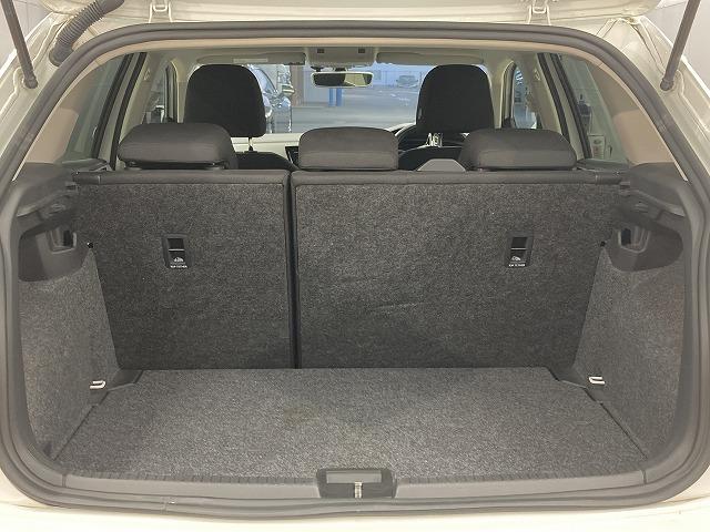 ポロ ＴＳＩコンフォートライン　純正ナビ／ＡｐｐｌｅＣａｒＰｌａｙ／バックカメラ／ＥＴＣ／フルセグテレビ／クルーズコントロール／ステアリングスイッチ／オートエアコン／オートライト／ＣＤ・ＤＶＤデッキ／フロントフォグランプ（28枚目）