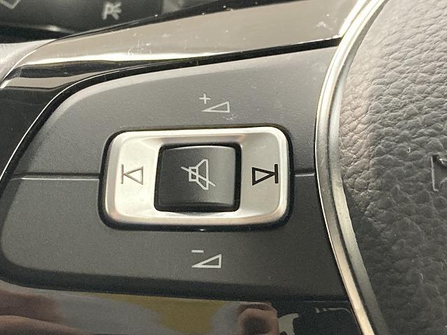 ポロ ＴＳＩコンフォートライン　純正ナビ／ＡｐｐｌｅＣａｒＰｌａｙ／バックカメラ／ＥＴＣ／フルセグテレビ／クルーズコントロール／ステアリングスイッチ／オートエアコン／オートライト／ＣＤ・ＤＶＤデッキ／フロントフォグランプ（47枚目）