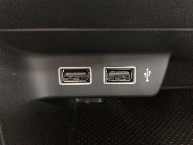 ポロ ＴＳＩコンフォートライン　純正ナビ／ＡｐｐｌｅＣａｒＰｌａｙ／バックカメラ／ＥＴＣ／フルセグテレビ／クルーズコントロール／ステアリングスイッチ／オートエアコン／オートライト／ＣＤ・ＤＶＤデッキ／フロントフォグランプ（52枚目）