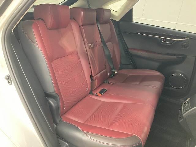 NX NX300h バージョンL レッドレザーシート/電動リアゲート/純正ナビ/100V電源/メモリー付パワーシート/シートヒーター/ベンチレーション/プリクラッシュセーフティー/レーダークルーズコントロール/3眼LED(6枚目)