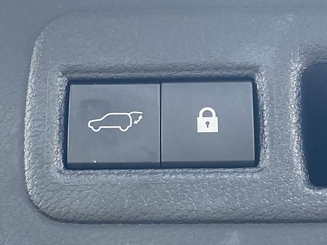 NX NX300h バージョンL レッドレザーシート/電動リアゲート/純正ナビ/100V電源/メモリー付パワーシート/シートヒーター/ベンチレーション/プリクラッシュセーフティー/レーダークルーズコントロール/3眼LED(12枚目)