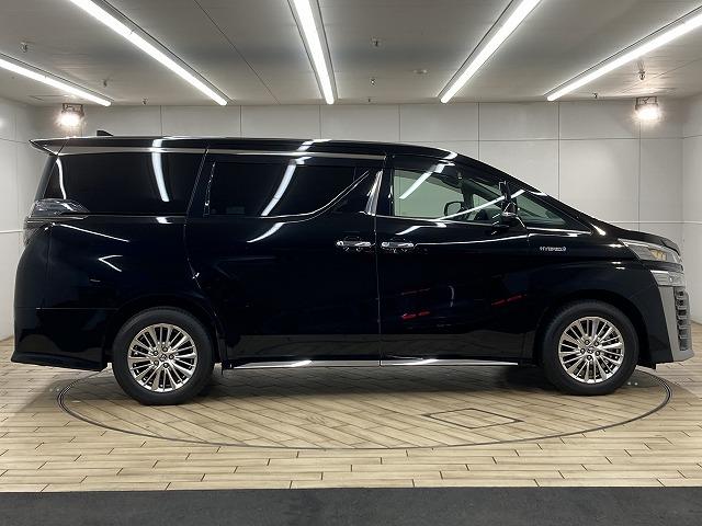 TOYOTA VELLFIRE HYBRID Z GOLDEN EYES