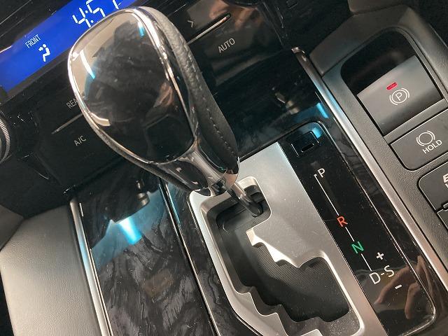TOYOTA VELLFIRE HYBRID Z GOLDEN EYES