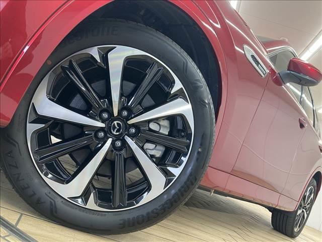 CX-60 PHEV プレミアムモダン 純正ナビ/全周囲カメラ/サンルーフ/白革シート/BOSEサウンド/ヘッドアップディスプレイ/パワーシート/パワーバッグドア/シートヒーター/レーダークルーズコントロール/LED/ブラインドスポット(19枚目)