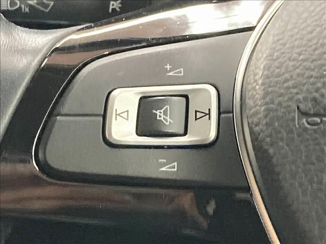 ポロ TSIコンフォートライン クルーズコントロール/純正ナビ/ETC/バックカメラ/アイドリングストップ/USB/オートエアコン/ステアリングリモコン/純正15インチアルミホイール(12枚目)