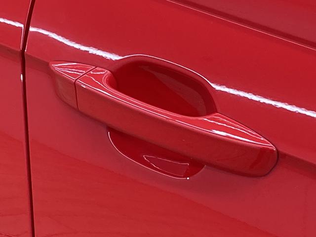 ポロ TSIコンフォートライン クルーズコントロール/純正ナビ/ETC/バックカメラ/アイドリングストップ/USB/オートエアコン/ステアリングリモコン/純正15インチアルミホイール(24枚目)