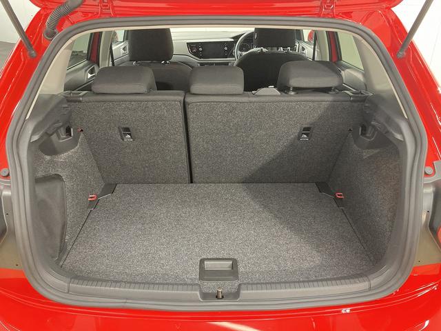 ポロ TSIコンフォートライン クルーズコントロール/純正ナビ/ETC/バックカメラ/アイドリングストップ/USB/オートエアコン/ステアリングリモコン/純正15インチアルミホイール(40枚目)