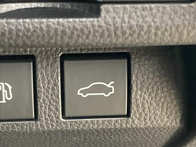 クラウンクロスオーバー Gアドバンスド・レザーパッケージ 純正ナビ/フルモデリスタ/全周囲カメラ/電動トランク/セーフティーセンス/レーダークルーズコントロール/ブラックレザーシート/シートヒーター/ベンチレーション/4眼LEDヘッド/ブラインドスポット(8枚目)