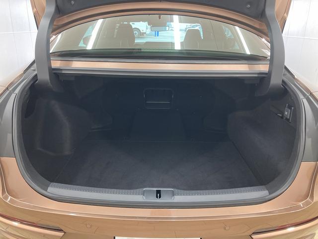 クラウンクロスオーバー Gアドバンスド・レザーパッケージ 純正ナビ/フルモデリスタ/全周囲カメラ/電動トランク/セーフティーセンス/レーダークルーズコントロール/ブラックレザーシート/シートヒーター/ベンチレーション/4眼LEDヘッド/ブラインドスポット(41枚目)