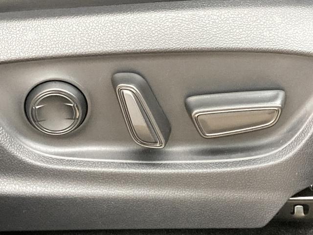 クラウンクロスオーバー Gアドバンスド・レザーパッケージ 純正ナビ/フルモデリスタ/全周囲カメラ/電動トランク/セーフティーセンス/レーダークルーズコントロール/ブラックレザーシート/シートヒーター/ベンチレーション/4眼LEDヘッド/ブラインドスポット(50枚目)