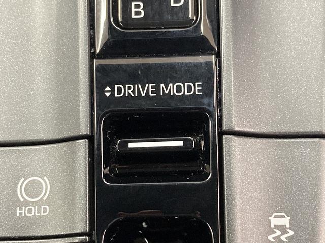 クラウンクロスオーバー Gアドバンスド・レザーパッケージ 純正ナビ/フルモデリスタ/全周囲カメラ/電動トランク/セーフティーセンス/レーダークルーズコントロール/ブラックレザーシート/シートヒーター/ベンチレーション/4眼LEDヘッド/ブラインドスポット(66枚目)