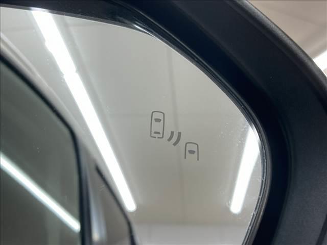 シエンタ Ｚ　７人乗り　純正ナビ／全周囲カメラ／レーダークルーズコントロール／両側電動スライドドア／ブラインドスポットモニター／ＥＴＣ／ＬＥＤヘッド／クリアランスソナー／シートヒーター／３列シート／スマートキー／（8枚目）