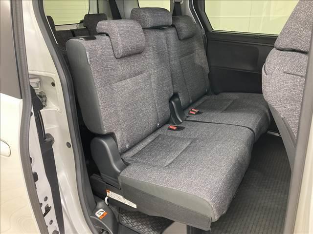 シエンタ Ｚ　７人乗り　純正ナビ／全周囲カメラ／レーダークルーズコントロール／両側電動スライドドア／ブラインドスポットモニター／ＥＴＣ／ＬＥＤヘッド／クリアランスソナー／シートヒーター／３列シート／スマートキー／（12枚目）