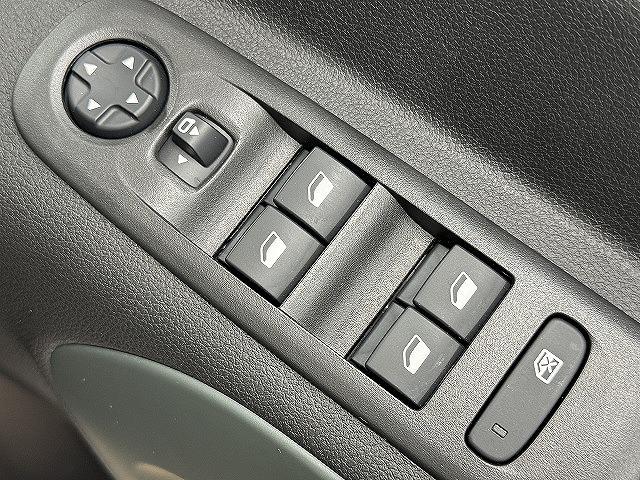 ベルランゴ SHINE XTR PACK ディスプレイオーディオ/ガラスルーフ/バックカメラ/ブラインドスポットモニター/クリアランスソナー/パドルシフト/純正17インチAW/スマートキー/プッシュスタート/ETC/レーンキープ(49枚目)