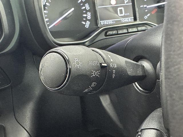 ベルランゴ SHINE XTR PACK ディスプレイオーディオ/ガラスルーフ/バックカメラ/ブラインドスポットモニター/クリアランスソナー/パドルシフト/純正17インチAW/スマートキー/プッシュスタート/ETC/レーンキープ(56枚目)