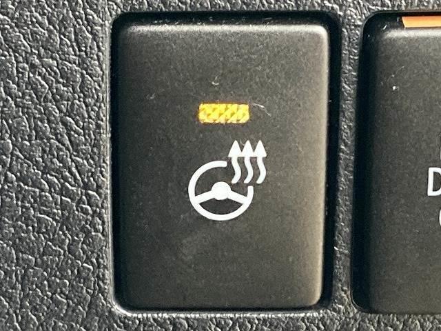 【ステアリングヒーター】寒い冬の日にステアリングも温めてくれる便利機能です☆