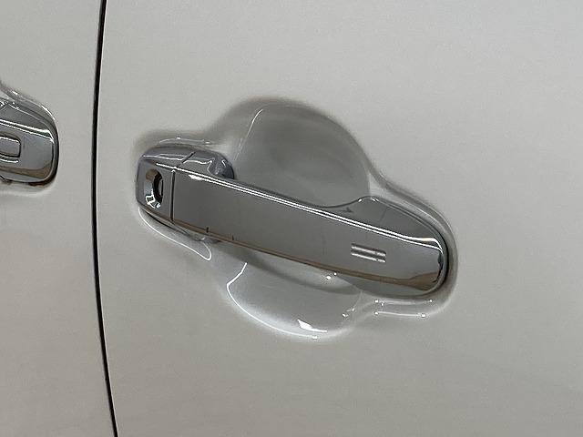 各種オートローンもご用意しております。頭金０円から審査可能。１２回から１２０回までお支払回数がお選び頂けます。中古車から新車すべてにご利用頂けます。お気軽にスタッフへご相談ください。