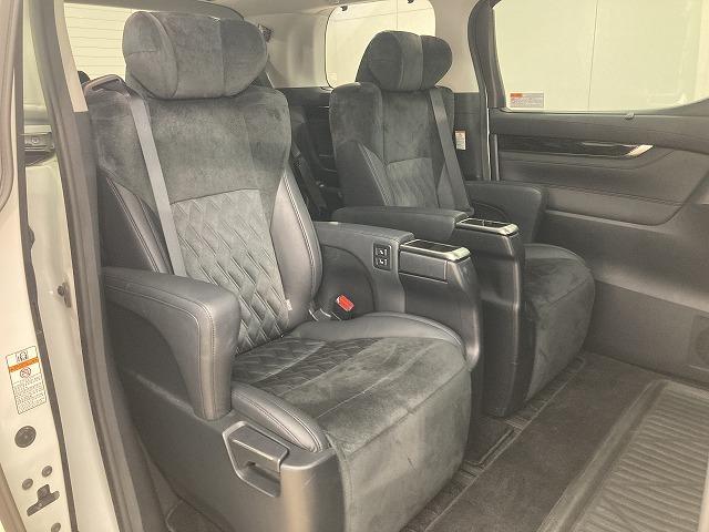 各種オートローンもご用意しております。頭金０円から審査可能。１２回から１２０回までお支払回数がお選び頂けます。中古車から新車すべてにご利用頂けます。お気軽にスタッフへご相談ください。