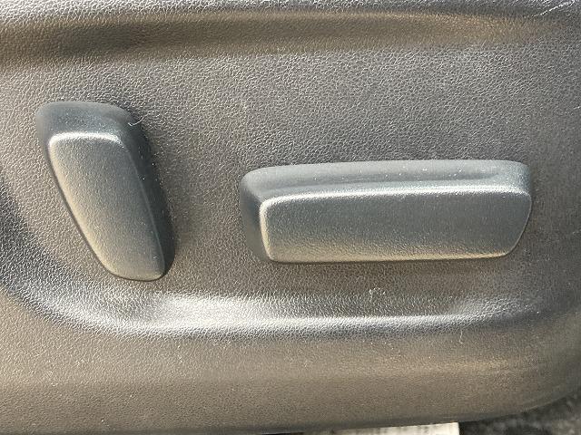 各種オートローンもご用意しております。頭金０円から審査可能。１２回から１２０回までお支払回数がお選び頂けます。中古車から新車すべてにご利用頂けます。お気軽にスタッフへご相談ください。