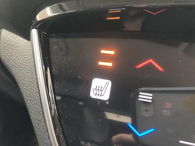 各種オートローンもご用意しております。頭金０円から審査可能。１２回から１２０回までお支払回数がお選び頂けます。中古車から新車すべてにご利用頂けます。お気軽にスタッフへご相談ください。