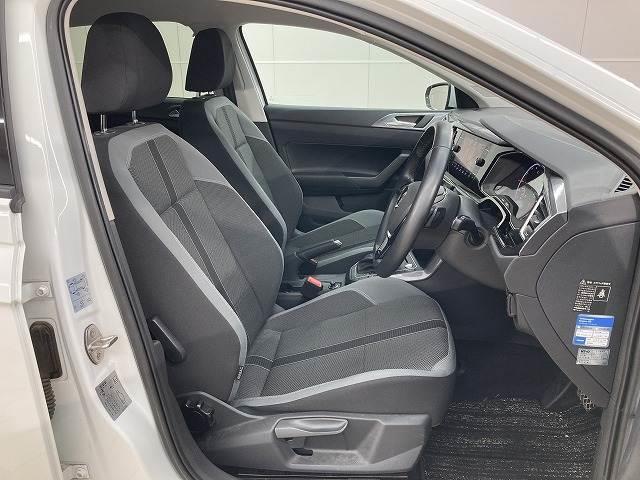 ポロ TSI Highline レーダークルーズコントロール/純正ナビ/フルセグTV/バックカメラ/クリアランスソナー/ETC/パドルシフト/オートライト/プッシュスタート/LEDヘッド/USBポート/スマートキー/オートエアコン(5枚目)