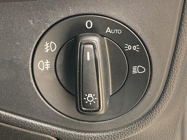 ポロ TSI Highline レーダークルーズコントロール/純正ナビ/フルセグTV/バックカメラ/クリアランスソナー/ETC/パドルシフト/オートライト/プッシュスタート/LEDヘッド/USBポート/スマートキー/オートエアコン(50枚目)