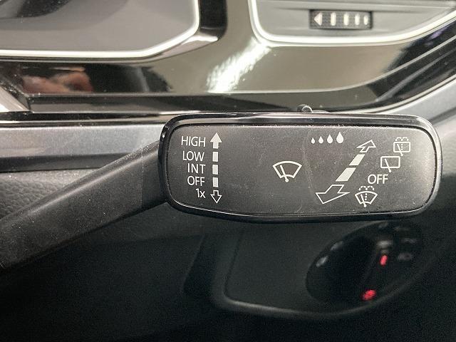 ポロ TSI Highline レーダークルーズコントロール/純正ナビ/フルセグTV/バックカメラ/クリアランスソナー/ETC/パドルシフト/オートライト/プッシュスタート/LEDヘッド/USBポート/スマートキー/オートエアコン(55枚目)